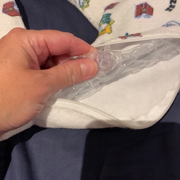 ✏️🆓 with $20purchase Travel Pillow & Kushies Pink & brown burp cloth for babies - Picture 12 of 16